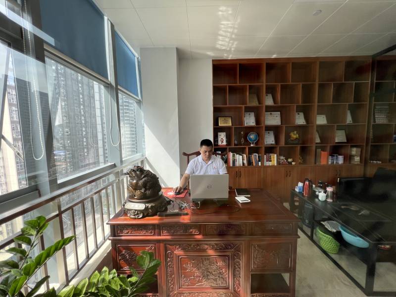 company picture (3)